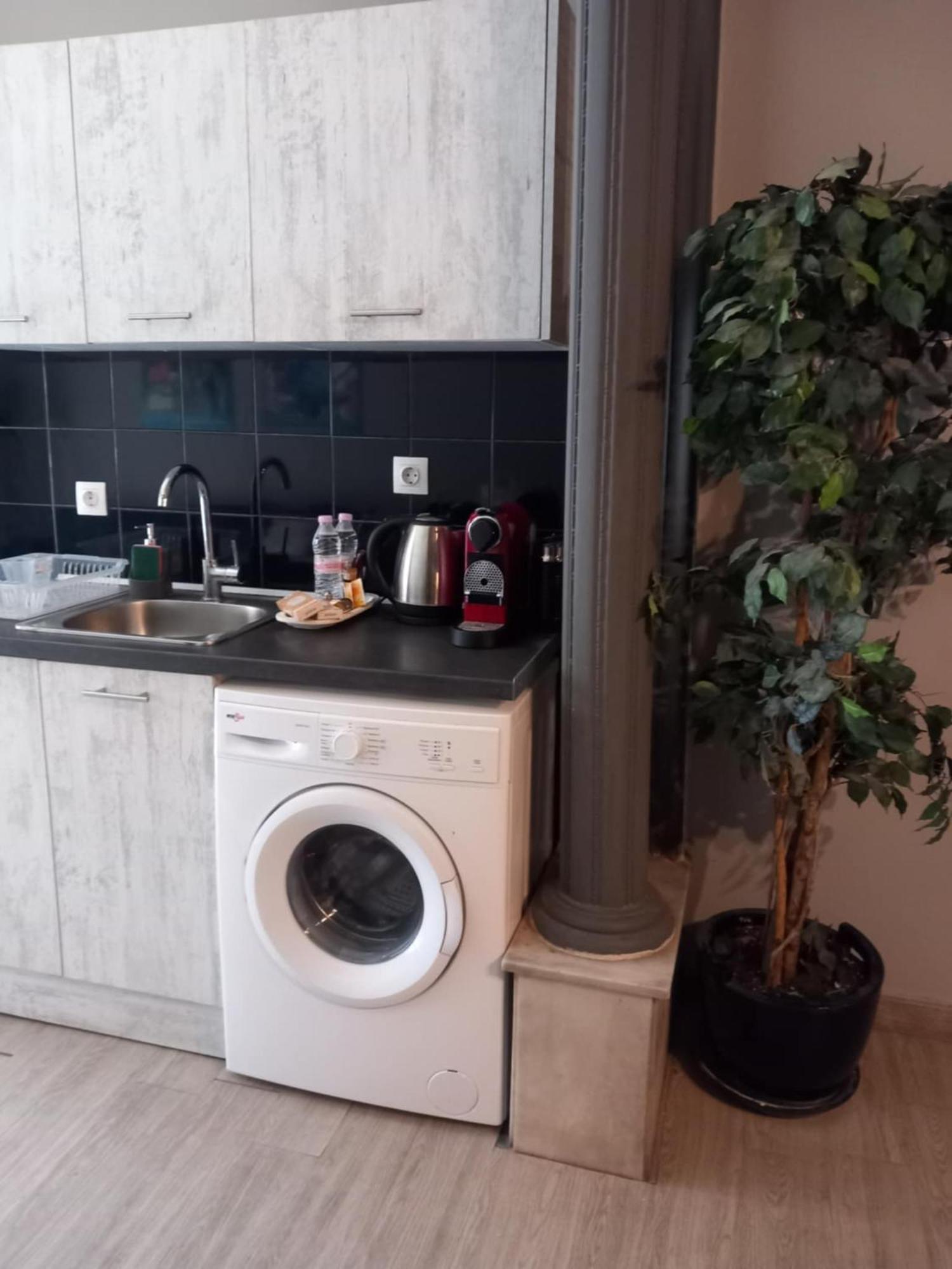 Closer "Egnatia Apartment 1" Tesalonika Bagian luar foto