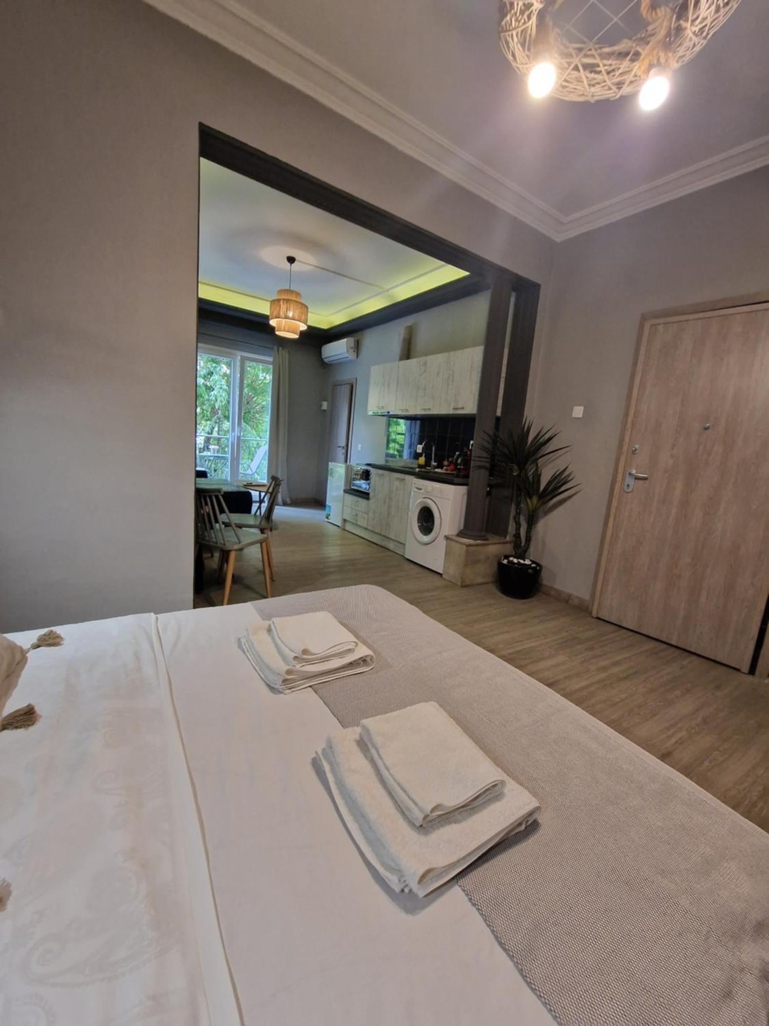 Closer "Egnatia Apartment 1" Tesalonika Bagian luar foto